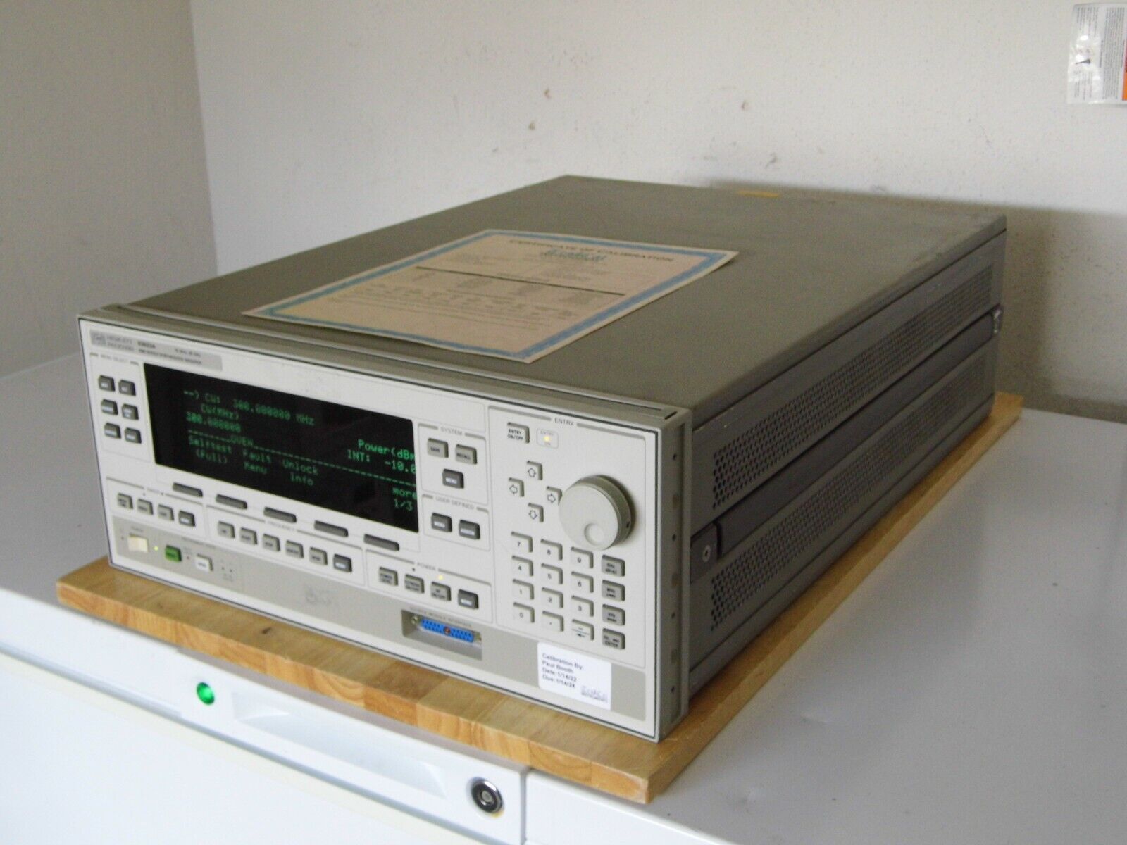 Agilent HP 83623A 10MHz-20GHz Higher Power Synthesized Sweeper 004/008 Cal'ed Agilent HP 83623A 10MHz-20GHz Higher Power Synthesized Sweeper 004/008 Cal'ed